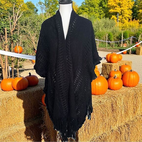 New With Tags Anthony Originals Black Knit Shawl / Poncho with Fringe Size Missy - Picture 2 of 9